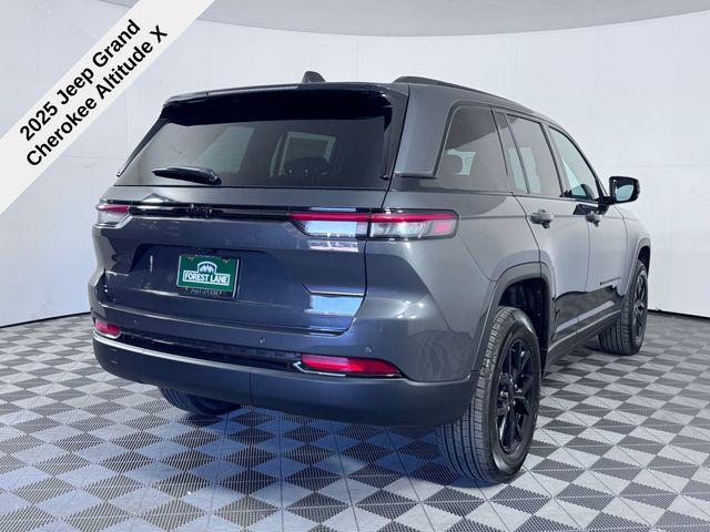 new 2025 Jeep Grand Cherokee car, priced at $37,062