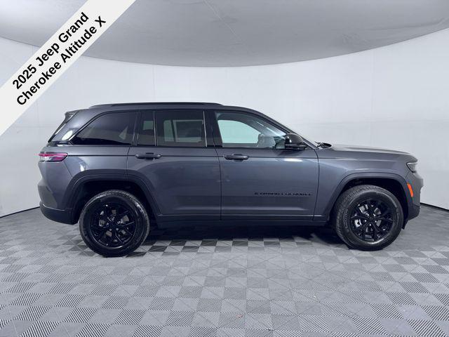 new 2025 Jeep Grand Cherokee car, priced at $37,062