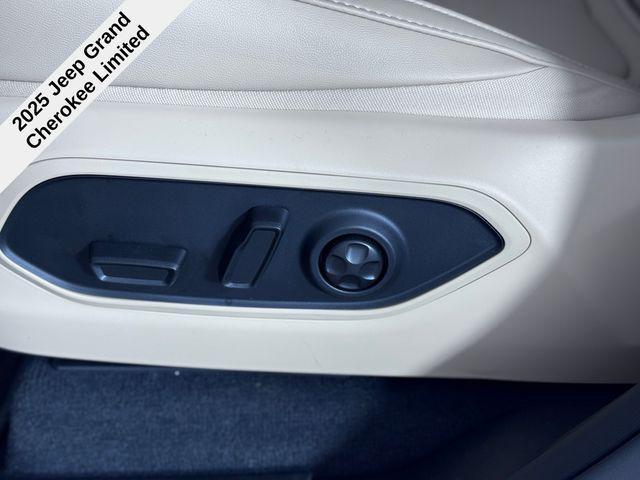 new 2025 Jeep Grand Cherokee car, priced at $43,220