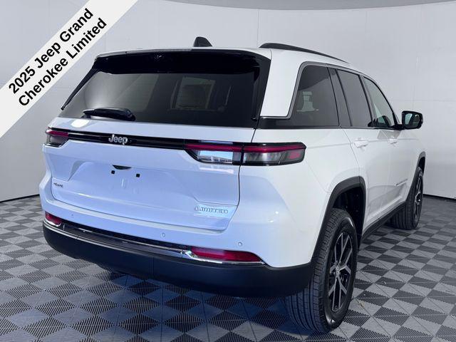 new 2025 Jeep Grand Cherokee car, priced at $43,220