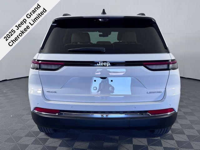 new 2025 Jeep Grand Cherokee car, priced at $43,220