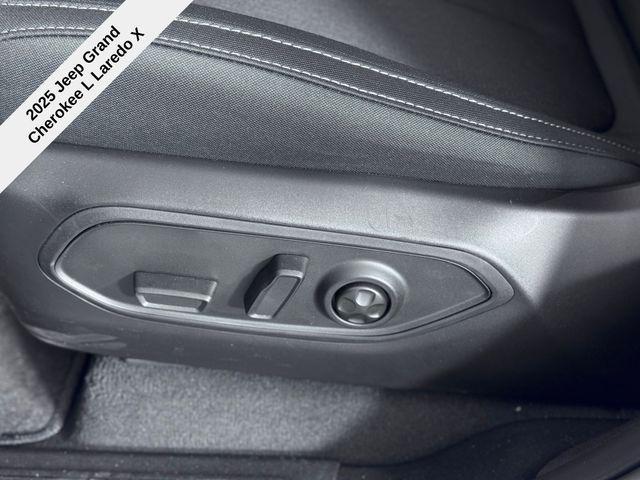 new 2025 Jeep Grand Cherokee L car, priced at $33,668