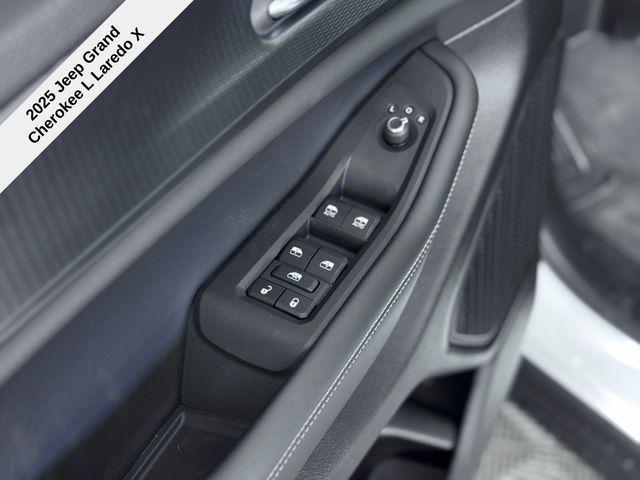 new 2025 Jeep Grand Cherokee L car, priced at $33,668