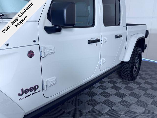 new 2025 Jeep Gladiator car, priced at $51,260
