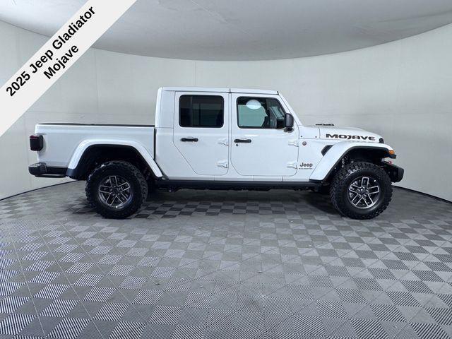 new 2025 Jeep Gladiator car, priced at $51,260