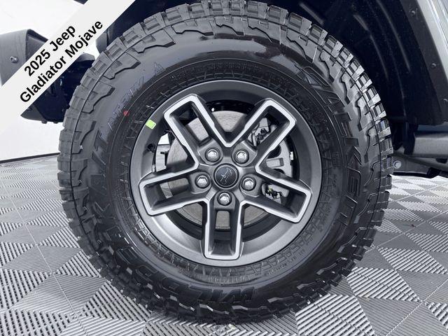 new 2025 Jeep Gladiator car, priced at $51,933