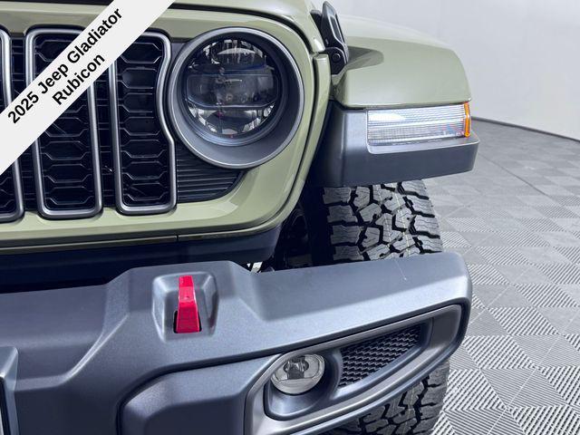 new 2025 Jeep Gladiator car, priced at $45,537