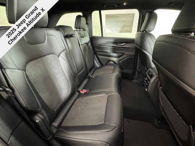 new 2025 Jeep Grand Cherokee car, priced at $39,301