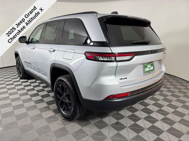 new 2025 Jeep Grand Cherokee car, priced at $39,301