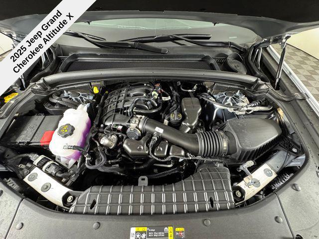 new 2025 Jeep Grand Cherokee car, priced at $39,301