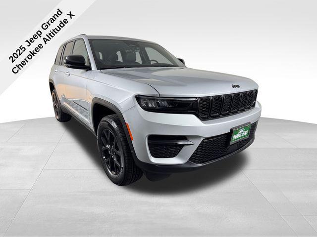 new 2025 Jeep Grand Cherokee car, priced at $39,301
