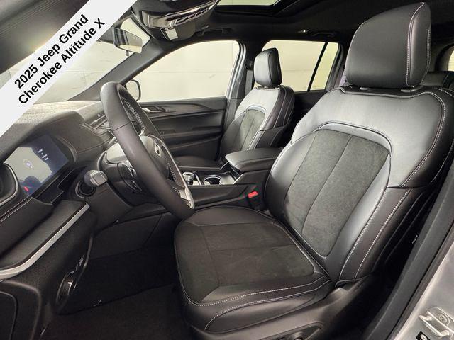 new 2025 Jeep Grand Cherokee car, priced at $39,301