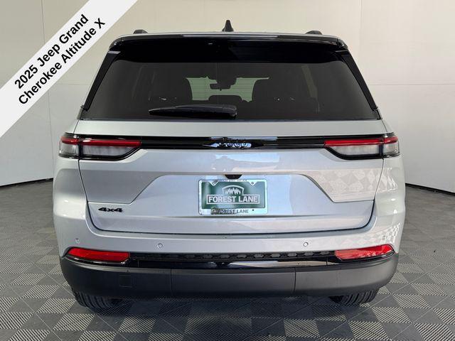 new 2025 Jeep Grand Cherokee car, priced at $39,301