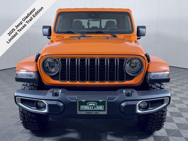 new 2025 Jeep Gladiator car, priced at $40,373