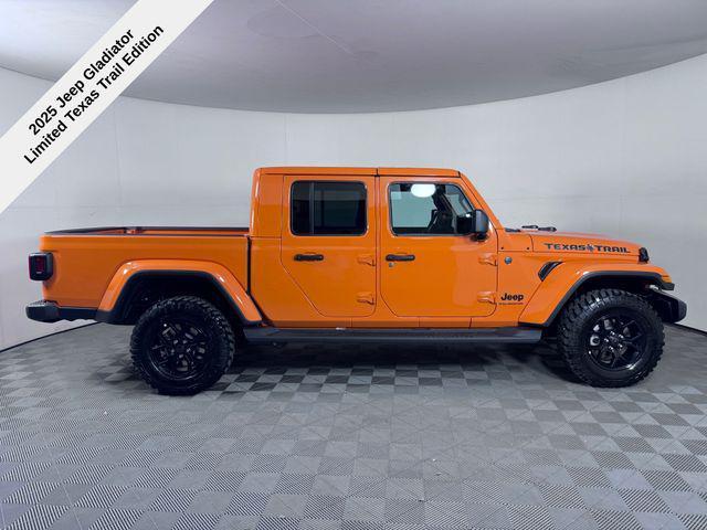 new 2025 Jeep Gladiator car, priced at $40,373