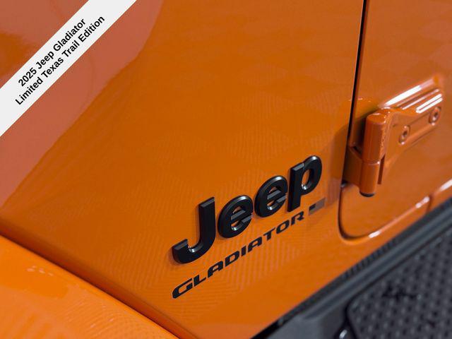 new 2025 Jeep Gladiator car, priced at $40,373