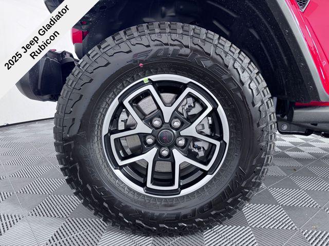 new 2025 Jeep Gladiator car, priced at $45,537