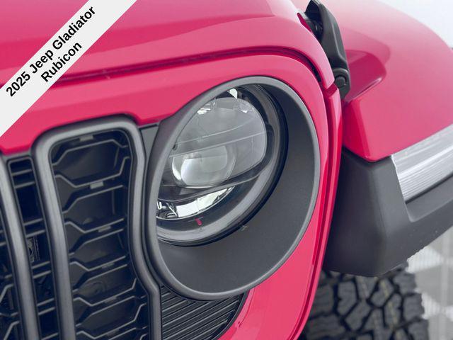 new 2025 Jeep Gladiator car, priced at $45,537
