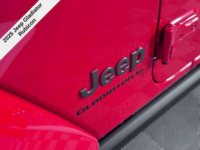 new 2025 Jeep Gladiator car, priced at $45,537