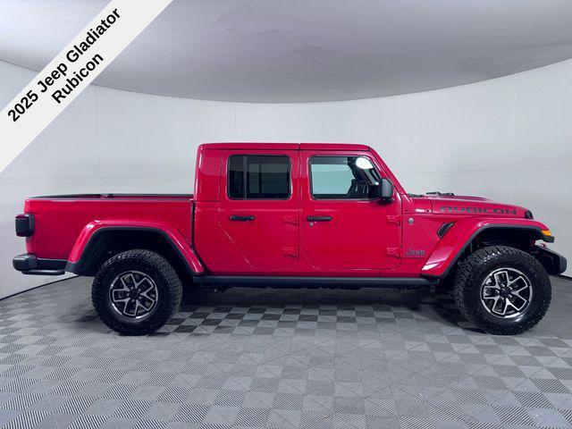 new 2025 Jeep Gladiator car, priced at $45,537