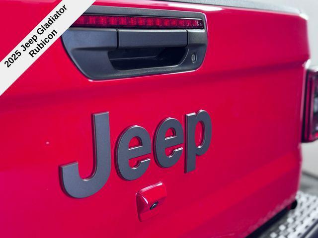 new 2025 Jeep Gladiator car, priced at $45,537