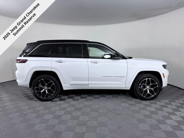 new 2025 Jeep Grand Cherokee car, priced at $55,738
