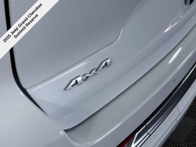 new 2025 Jeep Grand Cherokee car, priced at $55,738