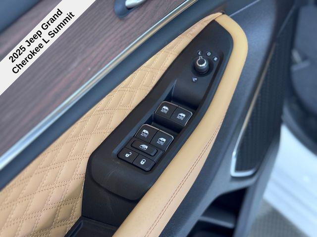 new 2025 Jeep Grand Cherokee L car, priced at $55,351