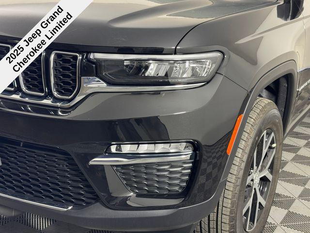 new 2025 Jeep Grand Cherokee car, priced at $38,150