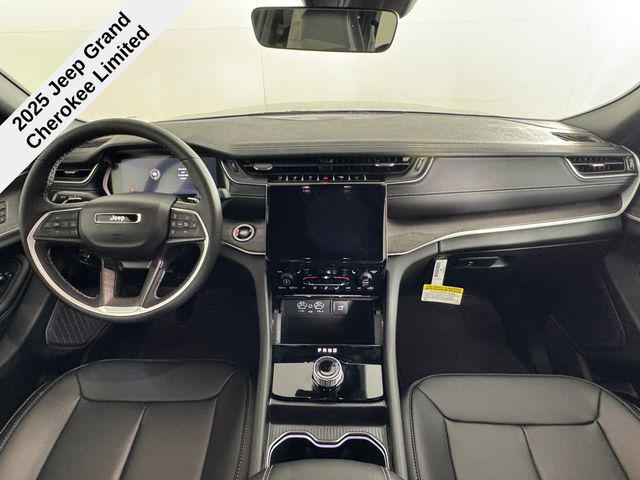 new 2025 Jeep Grand Cherokee car, priced at $38,150