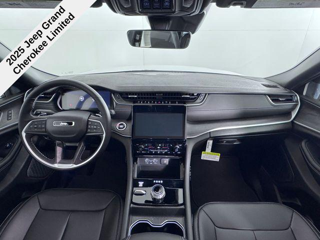 new 2025 Jeep Grand Cherokee car, priced at $43,840