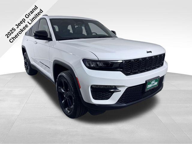 new 2025 Jeep Grand Cherokee car, priced at $43,840