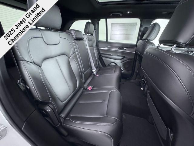 new 2025 Jeep Grand Cherokee car, priced at $43,840