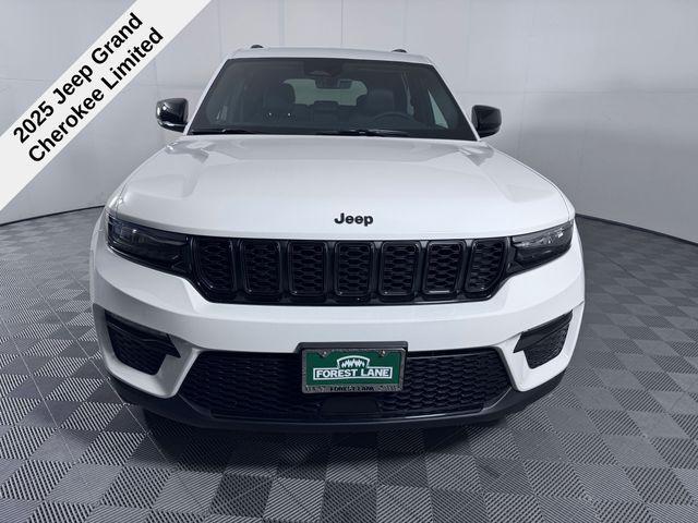 new 2025 Jeep Grand Cherokee car, priced at $43,840