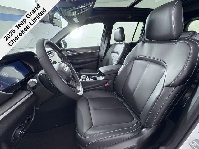 new 2025 Jeep Grand Cherokee car, priced at $43,840