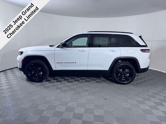 new 2025 Jeep Grand Cherokee car, priced at $43,840
