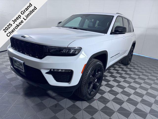 new 2025 Jeep Grand Cherokee car, priced at $43,840