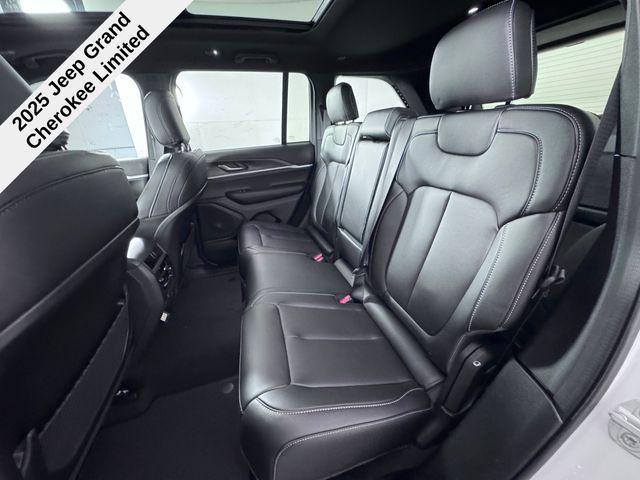 new 2025 Jeep Grand Cherokee car, priced at $43,840