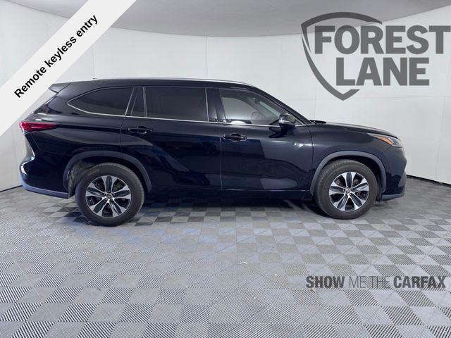 used 2020 Toyota Highlander car, priced at $22,489