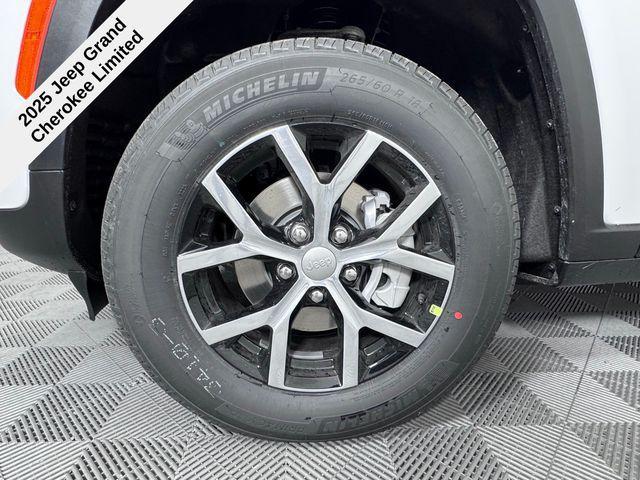 new 2025 Jeep Grand Cherokee car, priced at $36,125