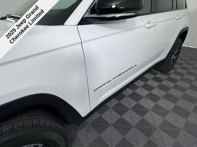 new 2025 Jeep Grand Cherokee car, priced at $36,125