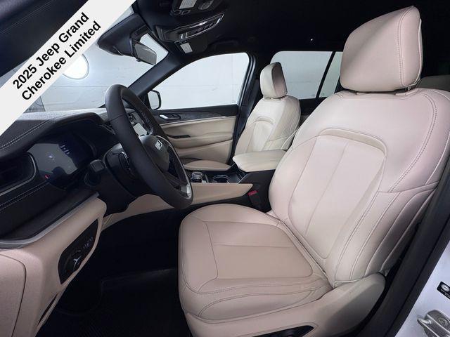 new 2025 Jeep Grand Cherokee car, priced at $36,125