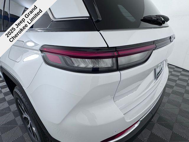 new 2025 Jeep Grand Cherokee car, priced at $36,125