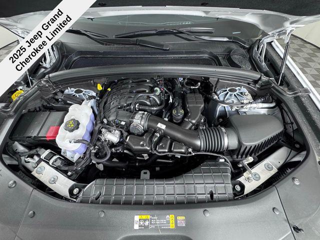new 2025 Jeep Grand Cherokee car, priced at $36,125