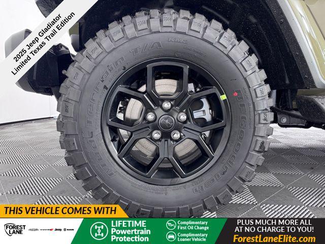 new 2025 Jeep Gladiator car, priced at $42,939