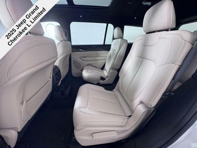 new 2025 Jeep Grand Cherokee L car, priced at $41,762