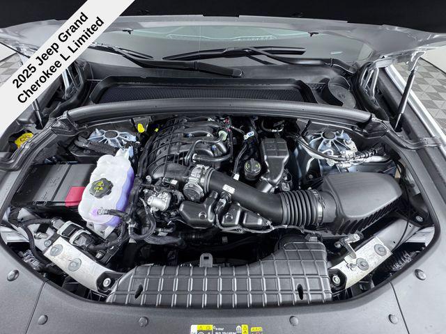 new 2025 Jeep Grand Cherokee L car, priced at $41,762