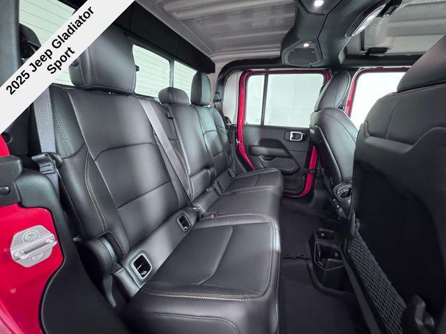 new 2025 Jeep Gladiator car, priced at $39,727