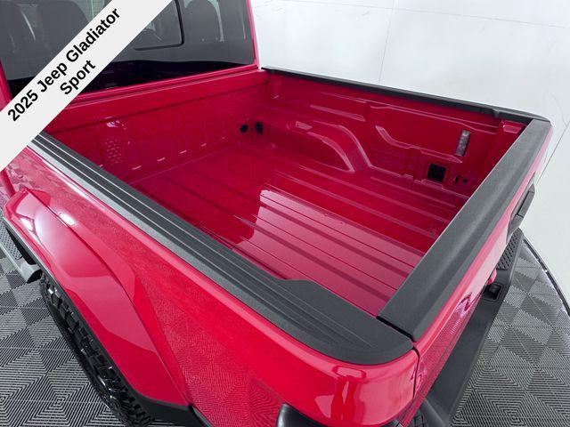 new 2025 Jeep Gladiator car, priced at $39,727