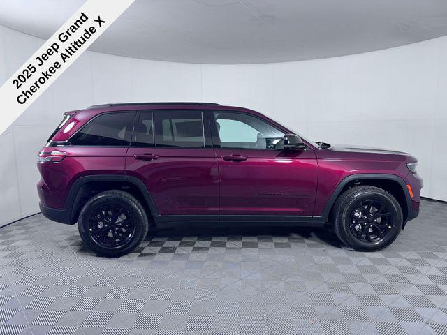 new 2025 Jeep Grand Cherokee car, priced at $38,056